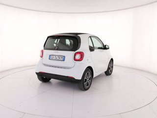 SMART fortwo eq enel x white