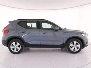 VOLVO XC40 T2 Momentum Core