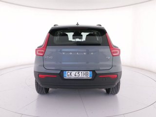 VOLVO XC40 T2 Momentum Core