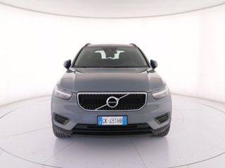 VOLVO XC40 T2 Momentum Core