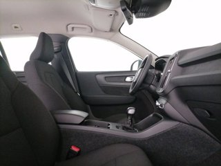 VOLVO XC40 T2 Momentum Core