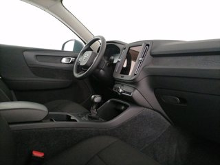 VOLVO XC40 T2 Momentum Core