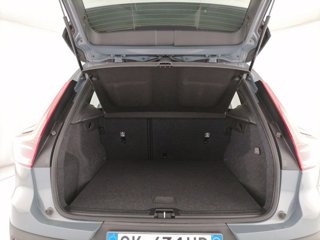 VOLVO XC40 T2 Momentum Core