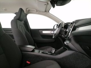 VOLVO XC40 T2 Geartronic Momentum Pro