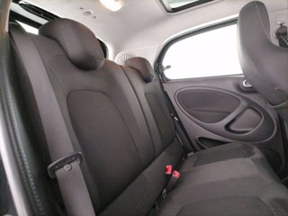 SMART forfour eq enel x black